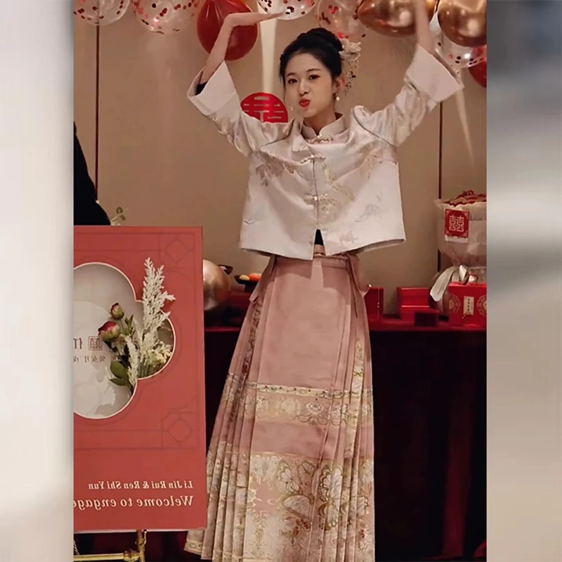 新中式国风订婚礼裙婚服汉服成人女2024新款日常穿马面裙套装早秋
