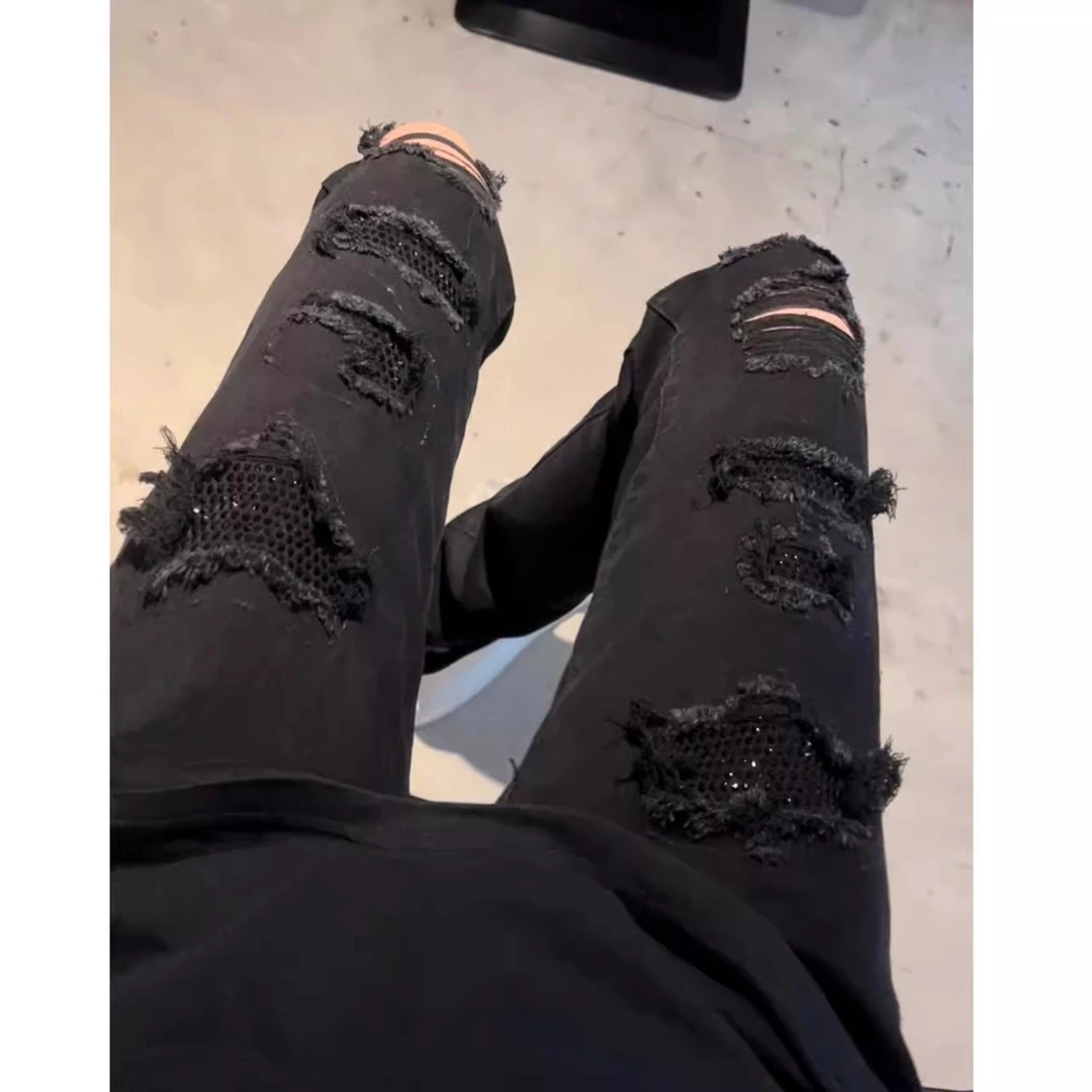 欧洲站黑钻补丁破洞牛仔裤男士痞帅修身弹力小脚裤黑色烫钻男裤