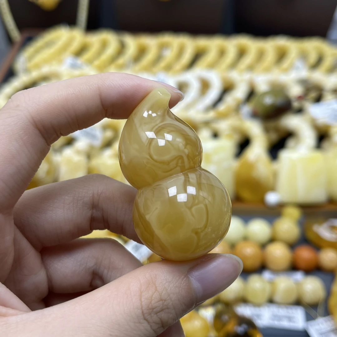 葫芦雕刻件46✖️26mm小冰片.兰蜜珠宝天然原矿琥珀蜜蜡浓蜡妖花