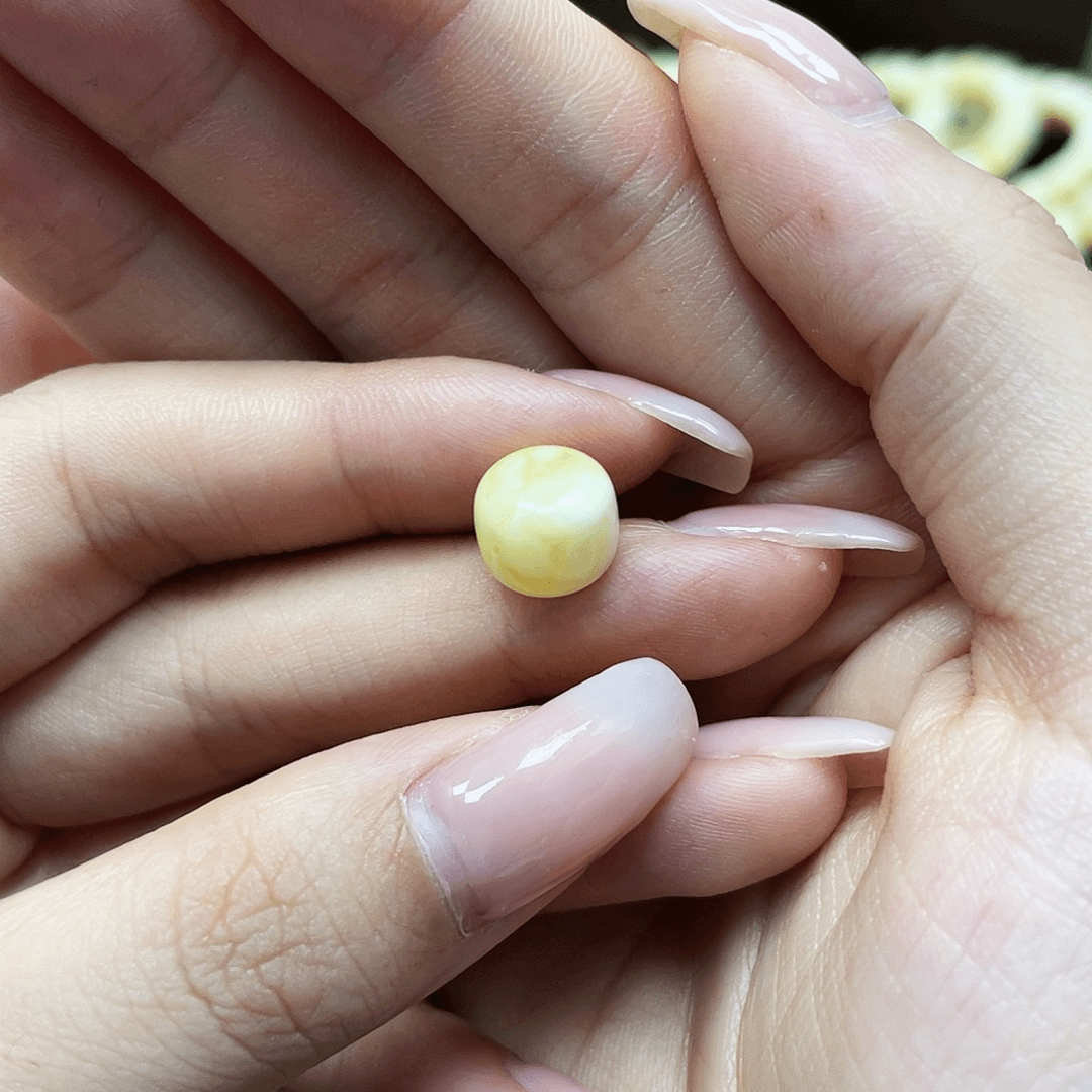蜜蜡裸石未镶嵌老型9.5✖️8.5mm微瑕
