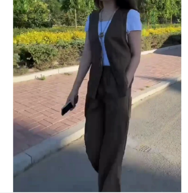 2024夏季新款时尚女装网红气质休闲减龄马甲打底衫裤子三件套菇凉