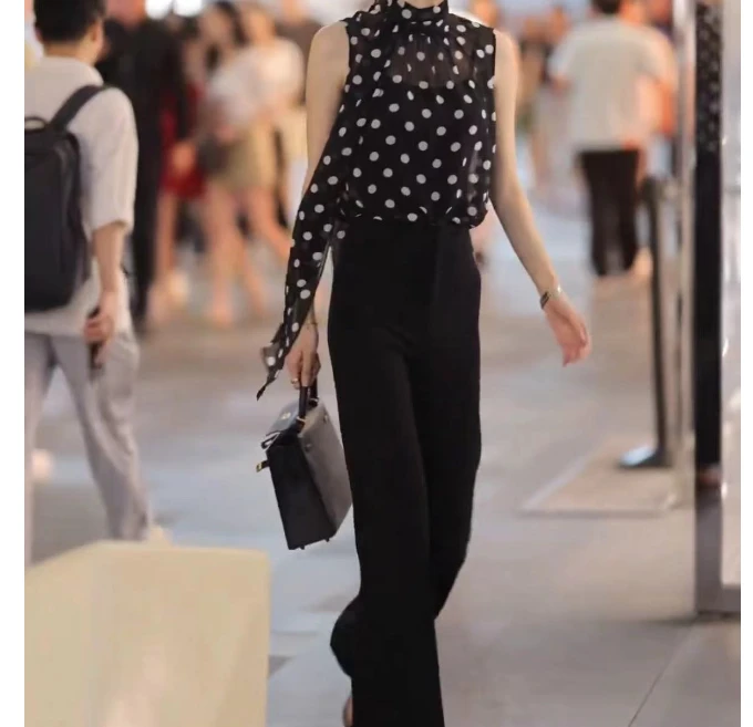 2024夏季新款时尚女装网红气质休闲减龄修身上衣裤子洋气女浅笑