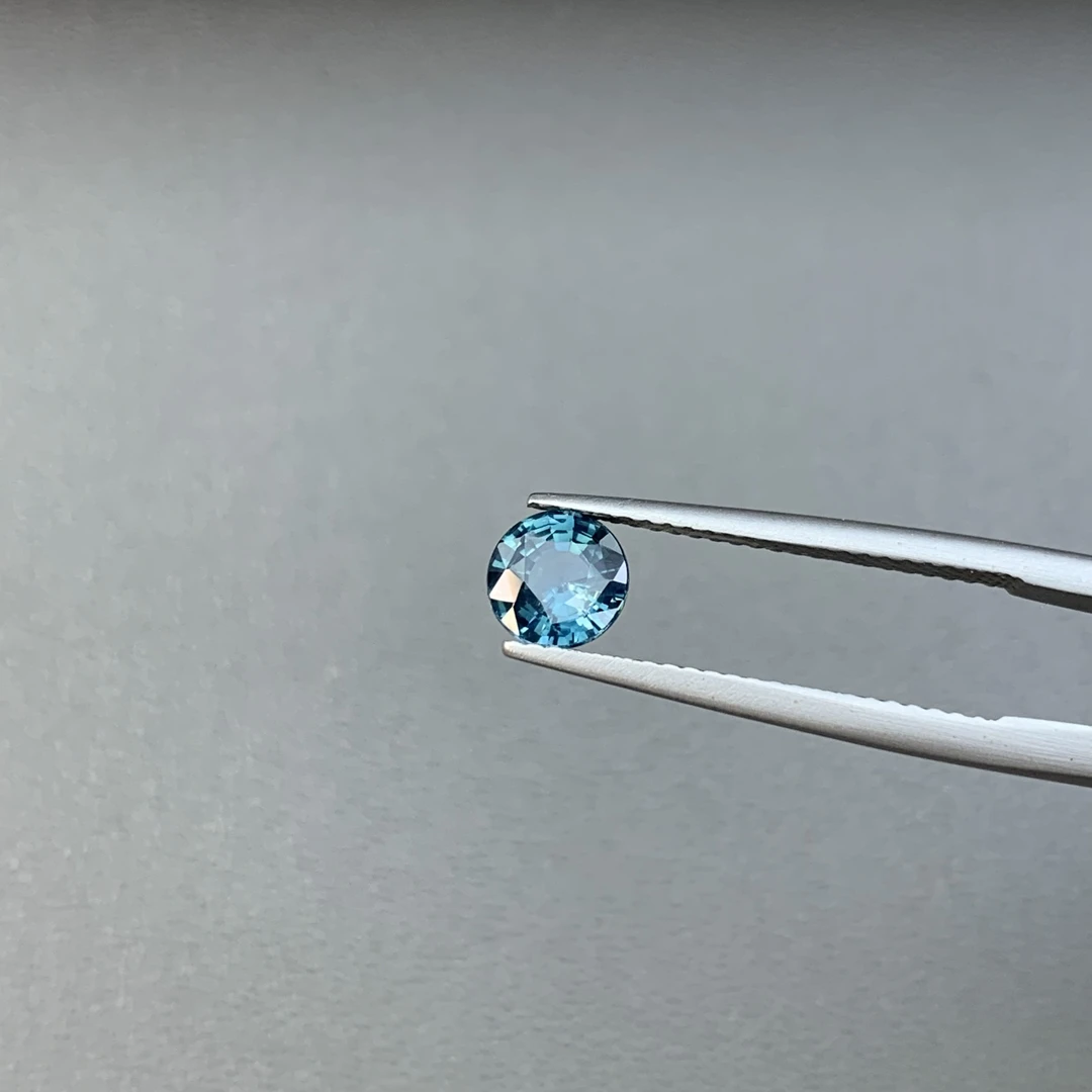 1.03ct天然无烧绿色蓝宝石裸石