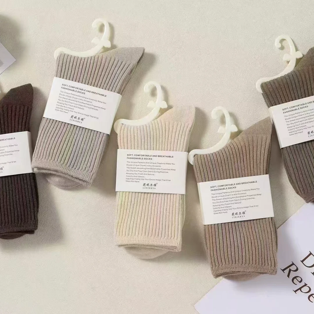 秋冬女士纯棉袜子百搭吸汗中筒棉袜