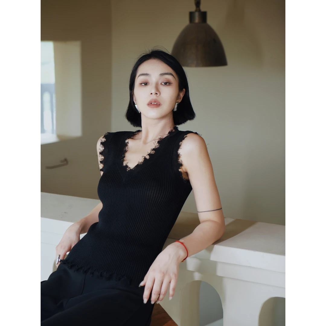 【破韵】破碎撕边时髦美惑 伪装蕾丝的内搭背心 弹力大针织背心