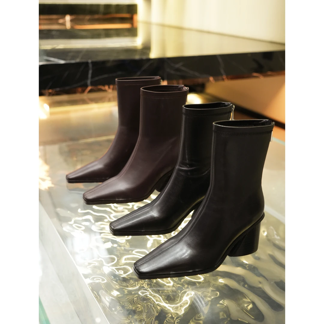 【漫步】极简净版好走路进口小羊毛修饰脚型坡跟粗跟7cm短靴袜子靴