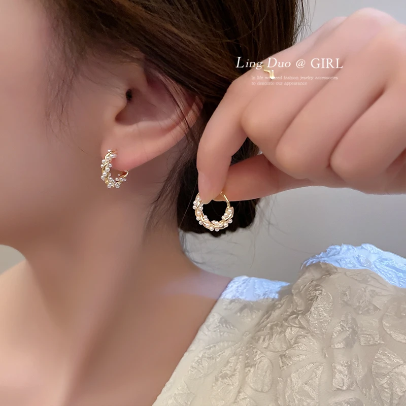 高级轻奢气质圆圈珠珠耳环2023年新款潮耳圈女