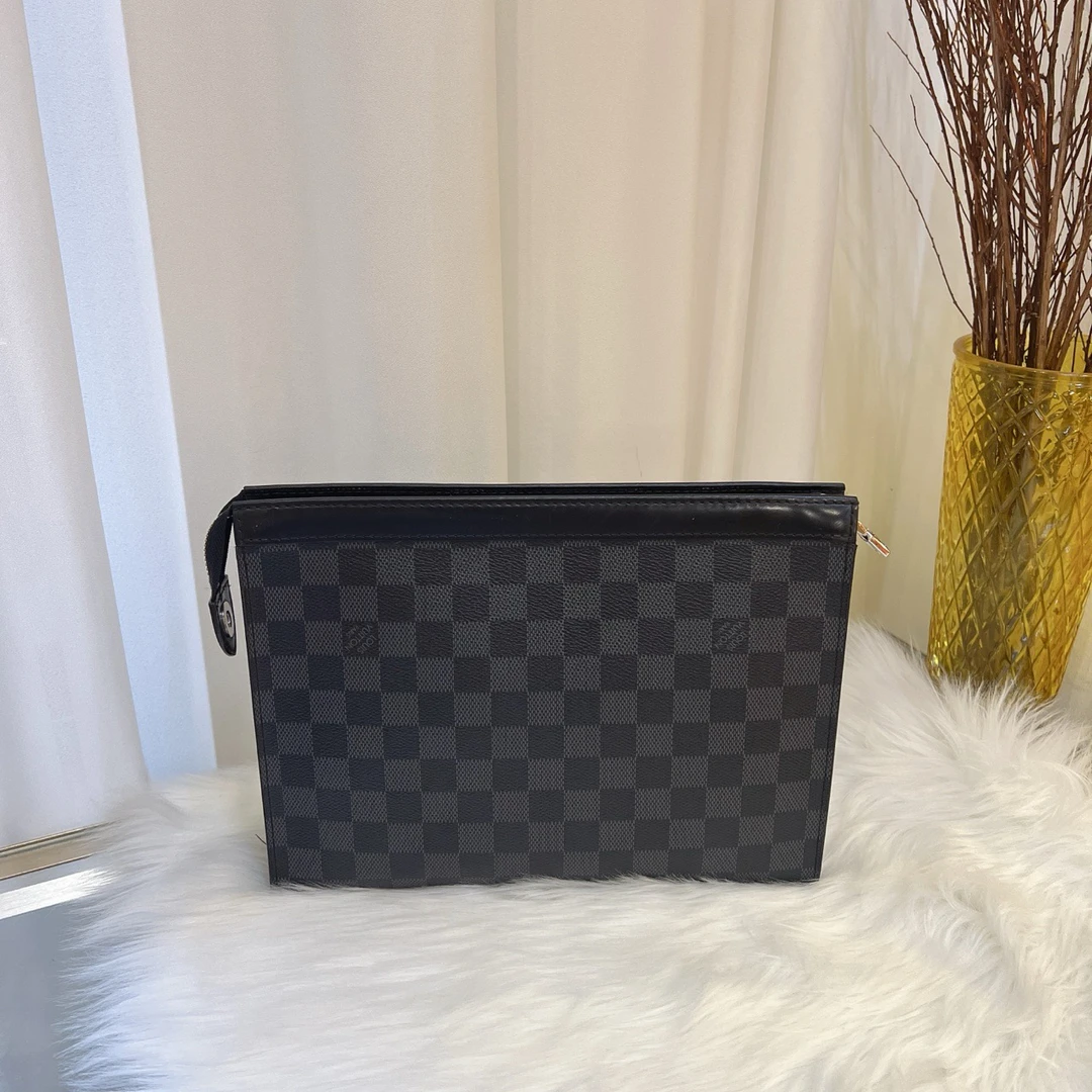 95新 LouisVuitton/路易威登 黑武士 棋盘格 经典洗漱包 手拿包