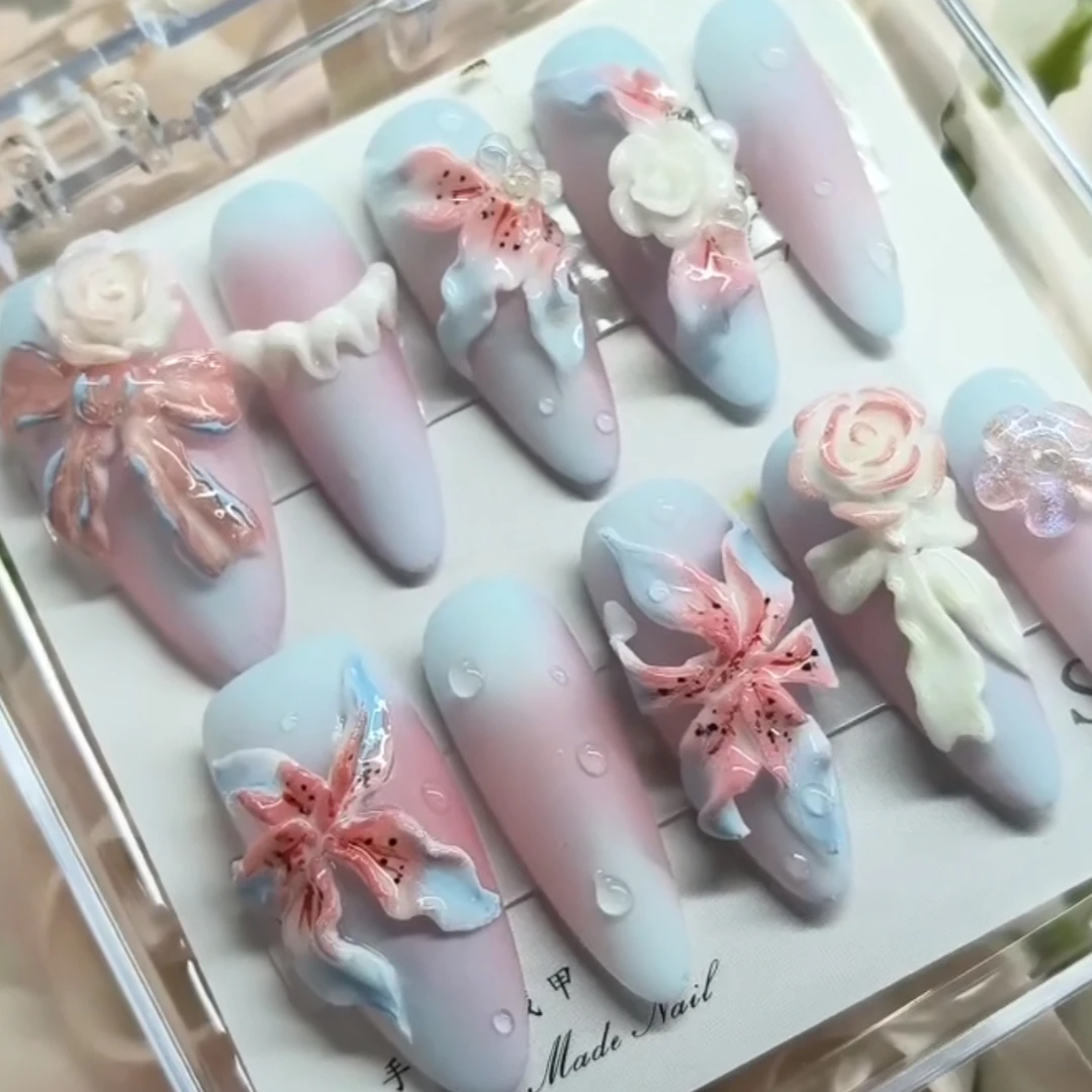 纯手工蓝色系百合花少女美甲穿戴立体冰花粉色爆款指甲辣妹圆形