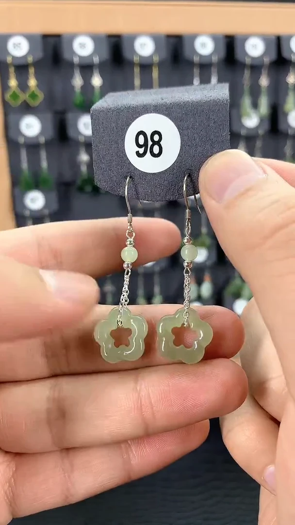 【闪购商品】和田玉耳饰未镶嵌1