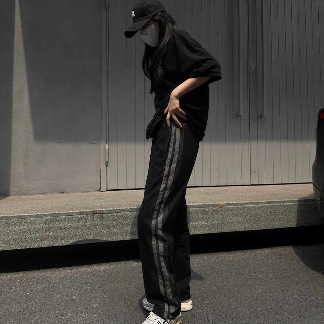 新款秋季ins高街百搭显瘦垂感直筒休闲裤男士女士黑色直筒卫裤