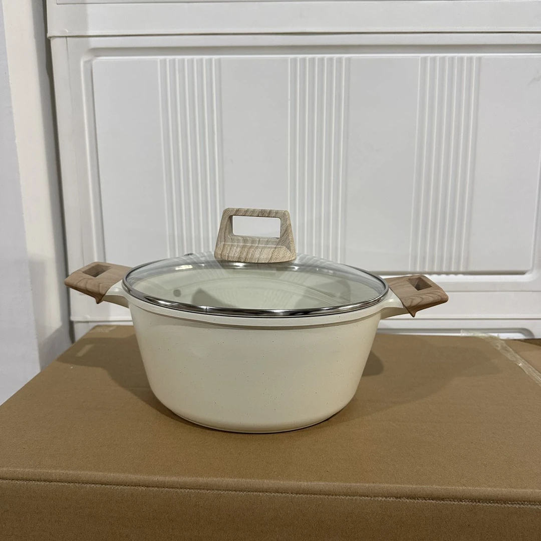 26冰淇淋白色麦饭石不粘汤锅（微瑕；介意勿拍锅盖随机）