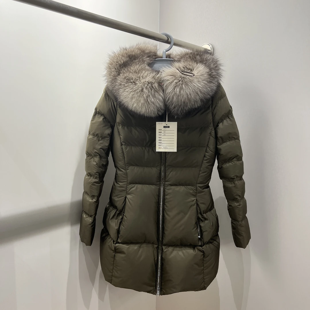Prada/普拉达 2h026 99新 三角标毛领羽绒服 38码 公价1.5w