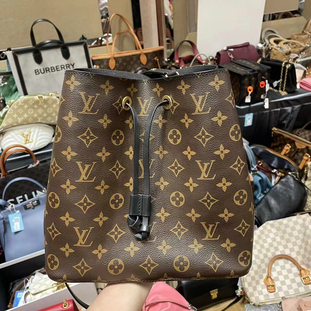 95新 LouisVuitton/路易威登 LV黑水桶/10.23