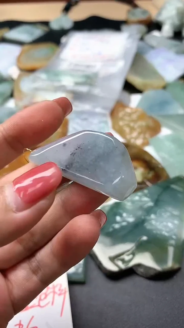 【闪购商品】翡翠颈饰未镶嵌1111111111