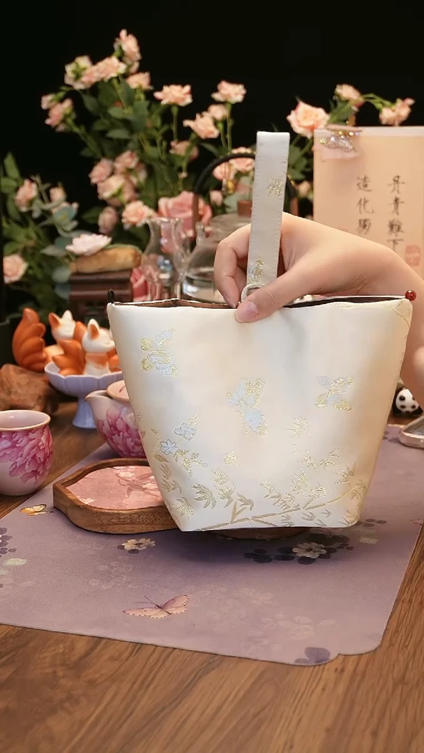 【闪购商品】竹子蝴蝶茶事包····