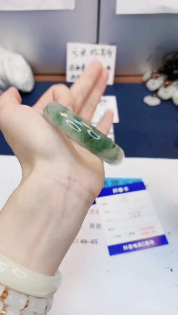 【闪购商品】石英质玉手镯未镶嵌281