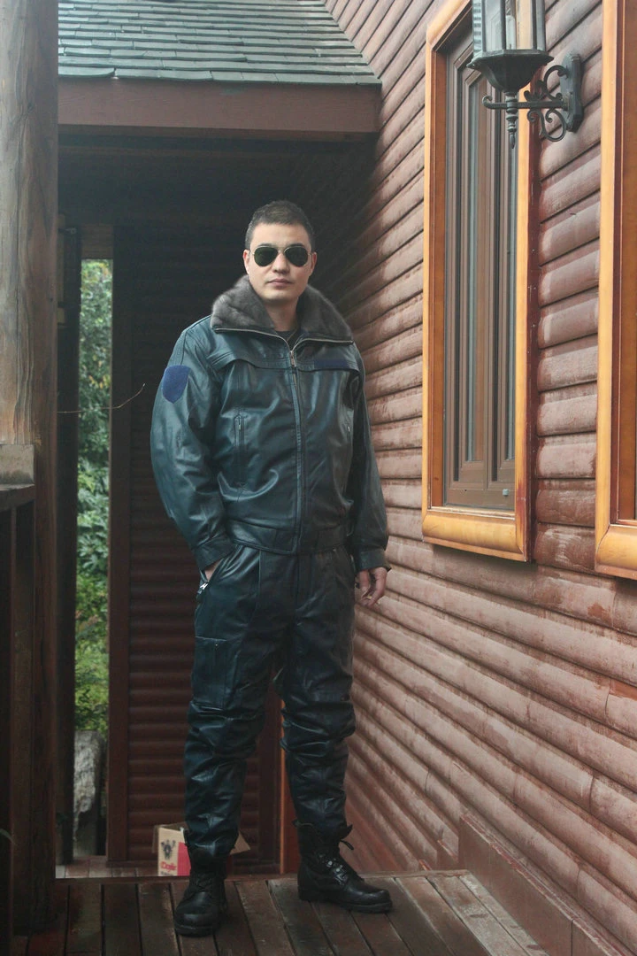 蓝色冬季防寒皮衣裤库存套装