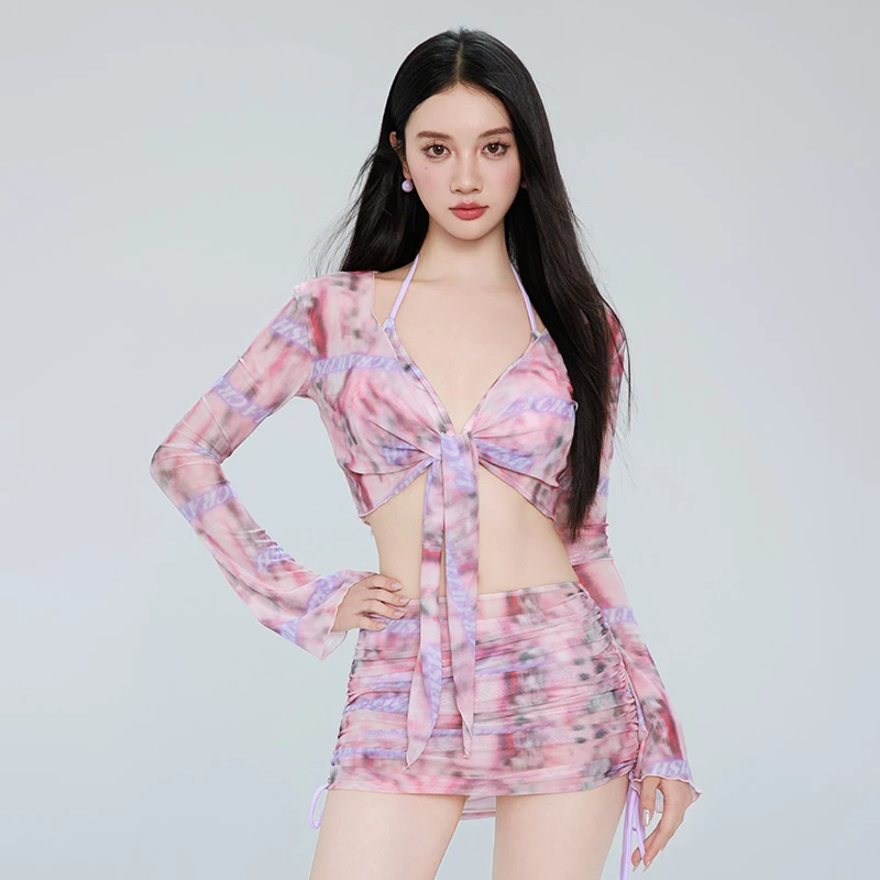 2024冬季泡温泉海岛度假比基尼高级晕染显白显瘦保守比基尼泳装