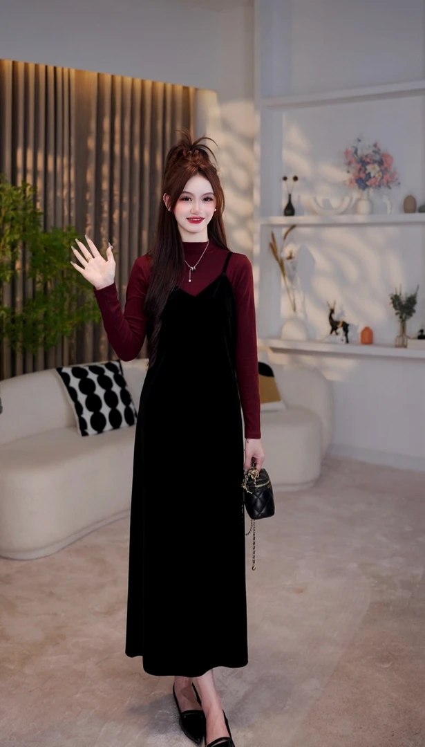 氛围感黑色金丝绒吊带连衣裙打底衫两件套女2024入秋穿搭气质长裙