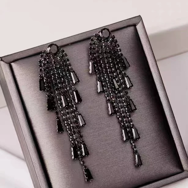 气质时尚黑色复古经典手工轻奢耳钉-5539