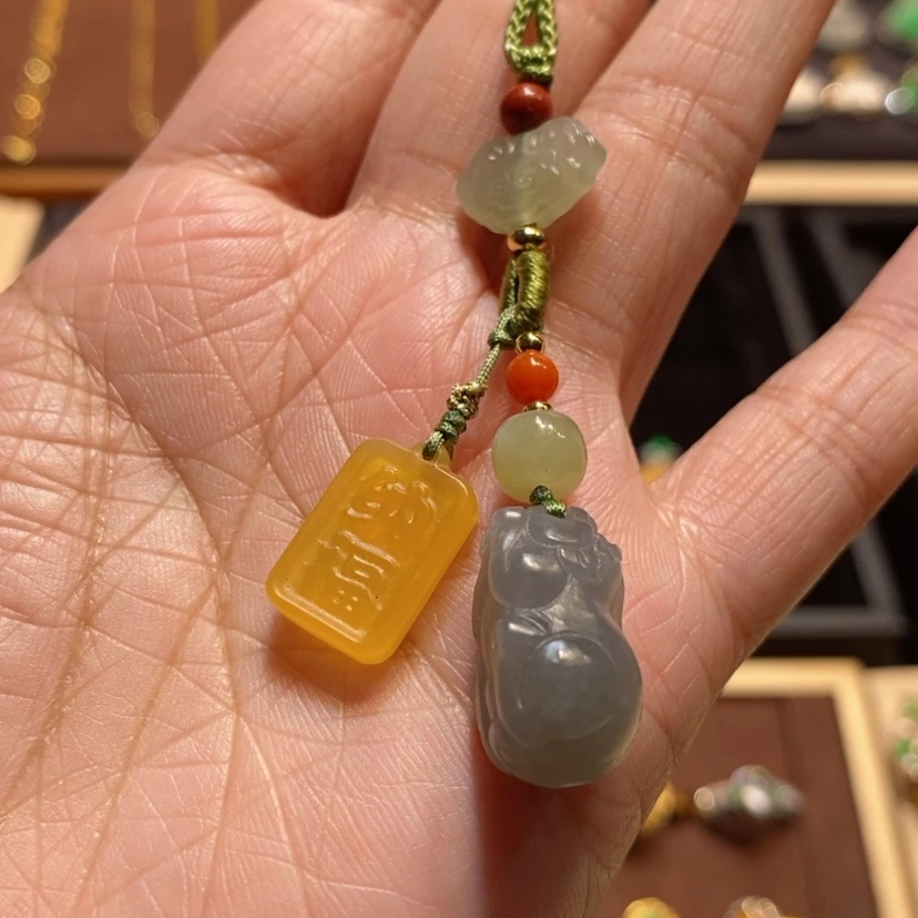 【闪购商品】和田玉车挂未镶嵌