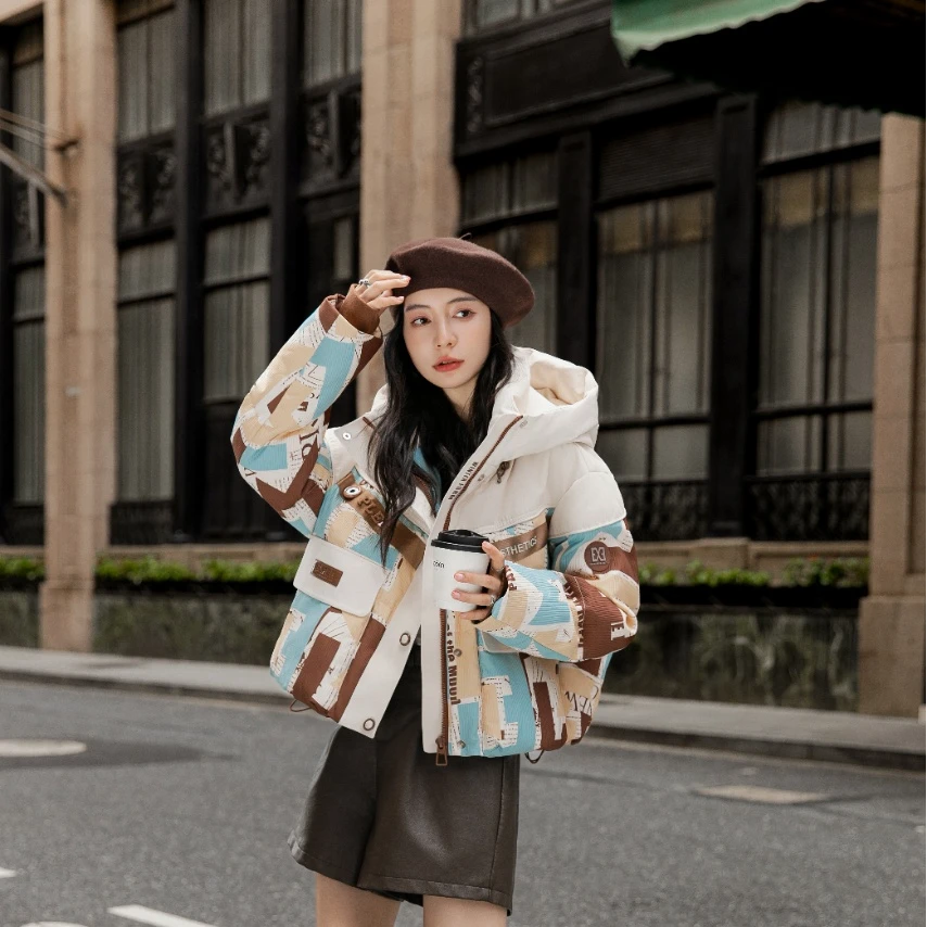 25735 新款欧货高级设计拼色连帽迷彩百搭休闲羽绒服