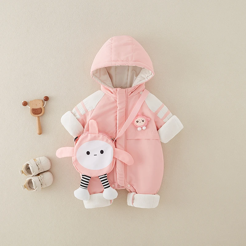 婴儿卡通秋冬装新生儿宝宝防风冲锋衣加绒加厚套装保暖外出服爬服