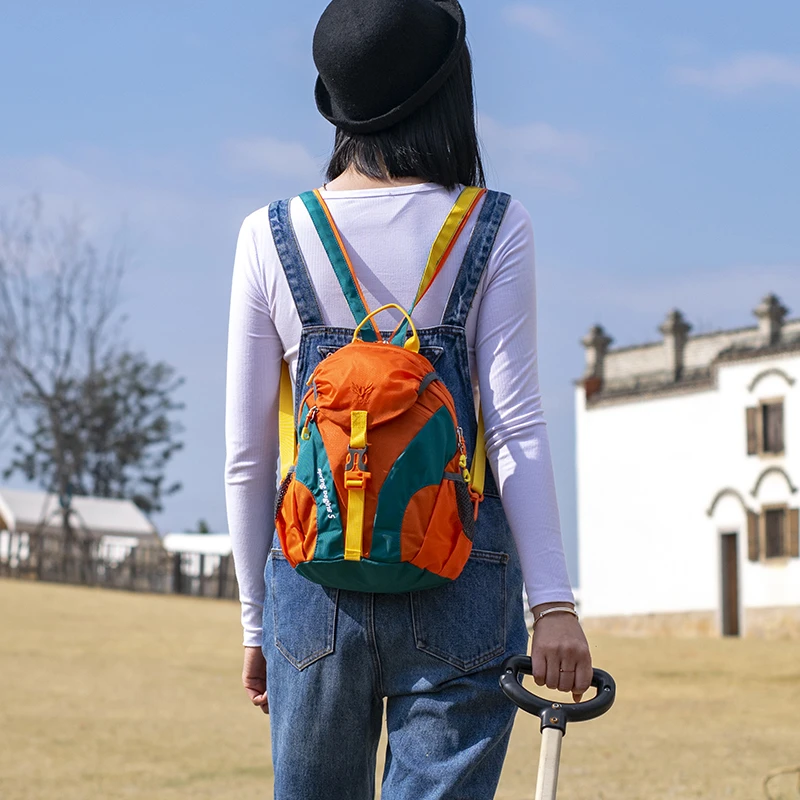 户外轻便旅行双肩包女夏2024撞色双肩斜挎两用逛街小背包旅游小包
