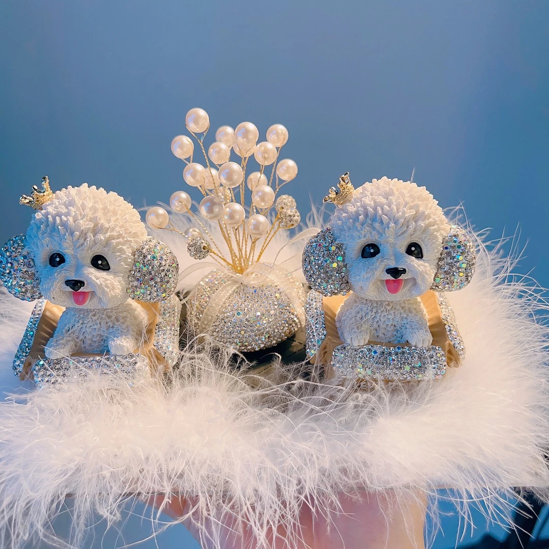 新款镶钻泰迪摇头狗狗汽车摆件女司机车内饰摇头小泰迪车载摆件