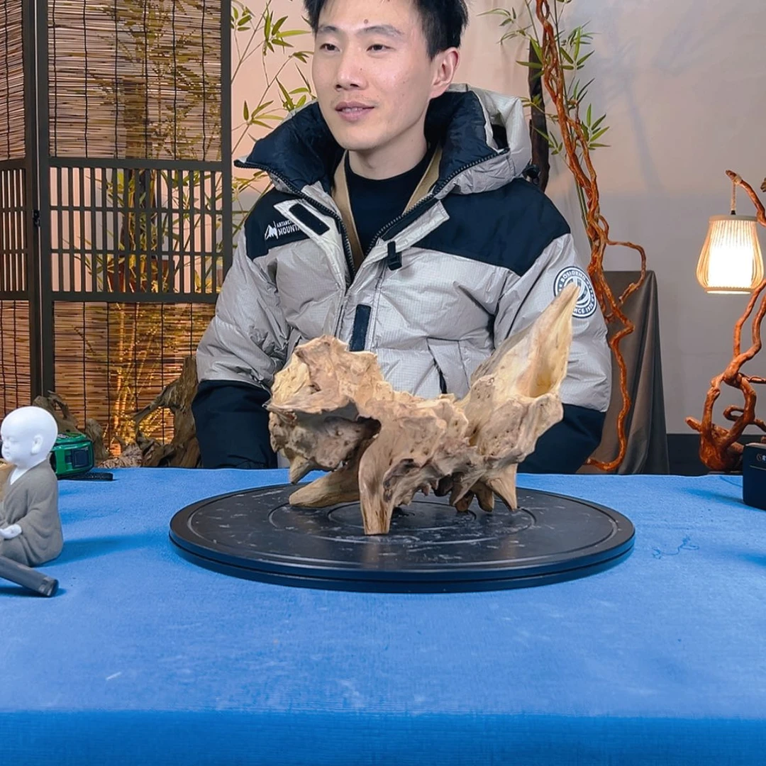 【闪购商品】07根雕黄**儿