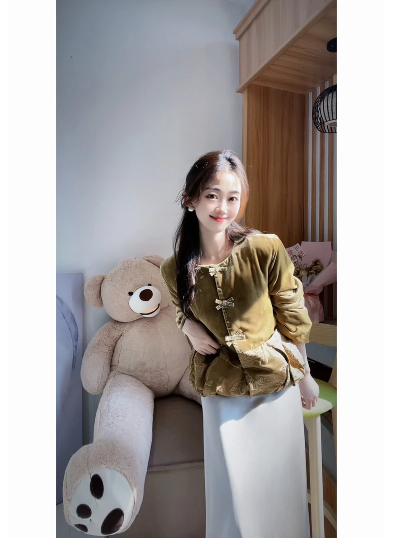 高货重磅设计款《璐璐推荐》桑蚕丝丝绒设计减龄款棉服女上衣DY1881