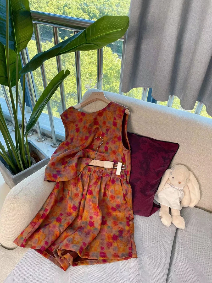 《路路推荐》露背时尚减龄款香云纱花罗桑蚕丝上衣短裤套装DY1689