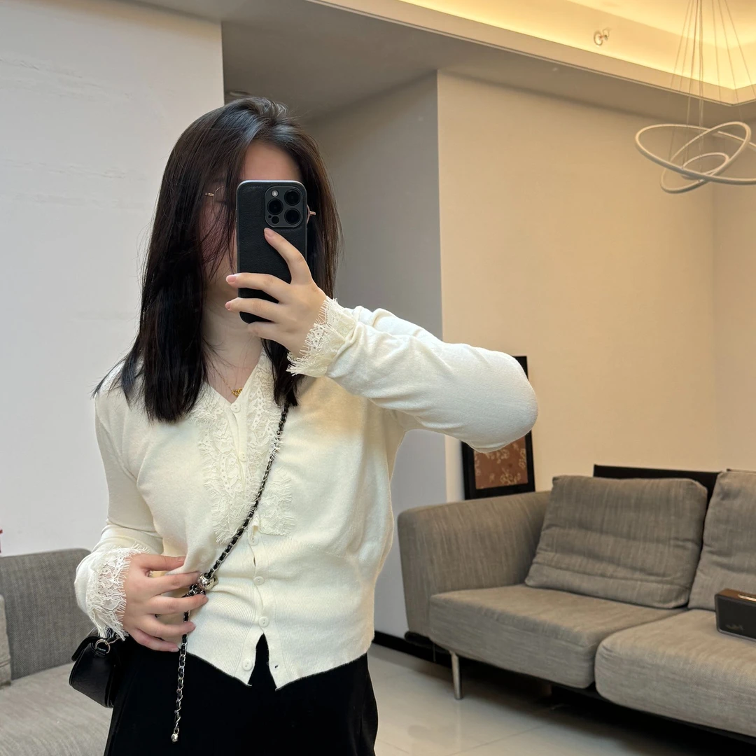 2025秋冬温柔风V领蕾丝针织打底衫外穿修身显瘦薄款针织开衫G5-82