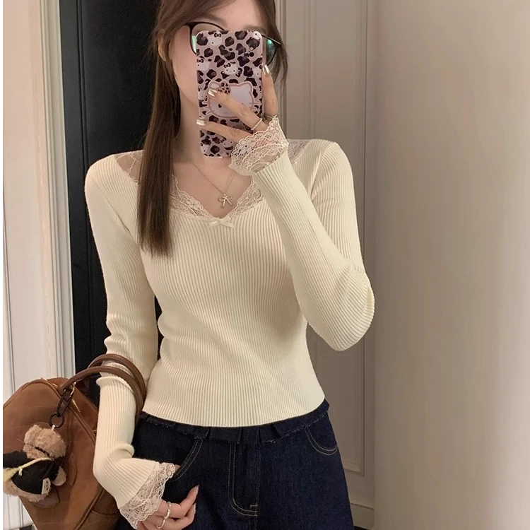 纯欲V领蕾丝花边拼接长袖针织衫女气质百搭修身显瘦打底上衣F6-48