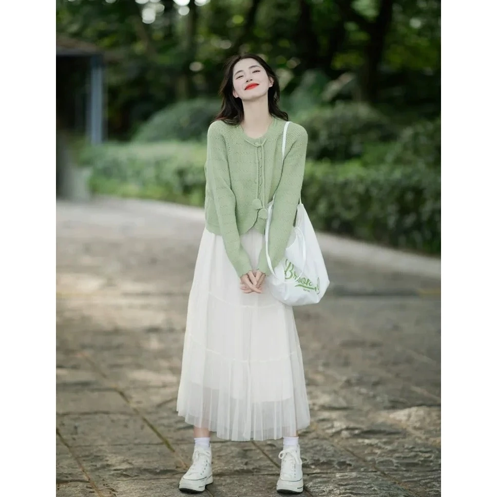 2025年早春新款小清新绿色宽松慵懒风薄款针织开衫上衣白色半身裙