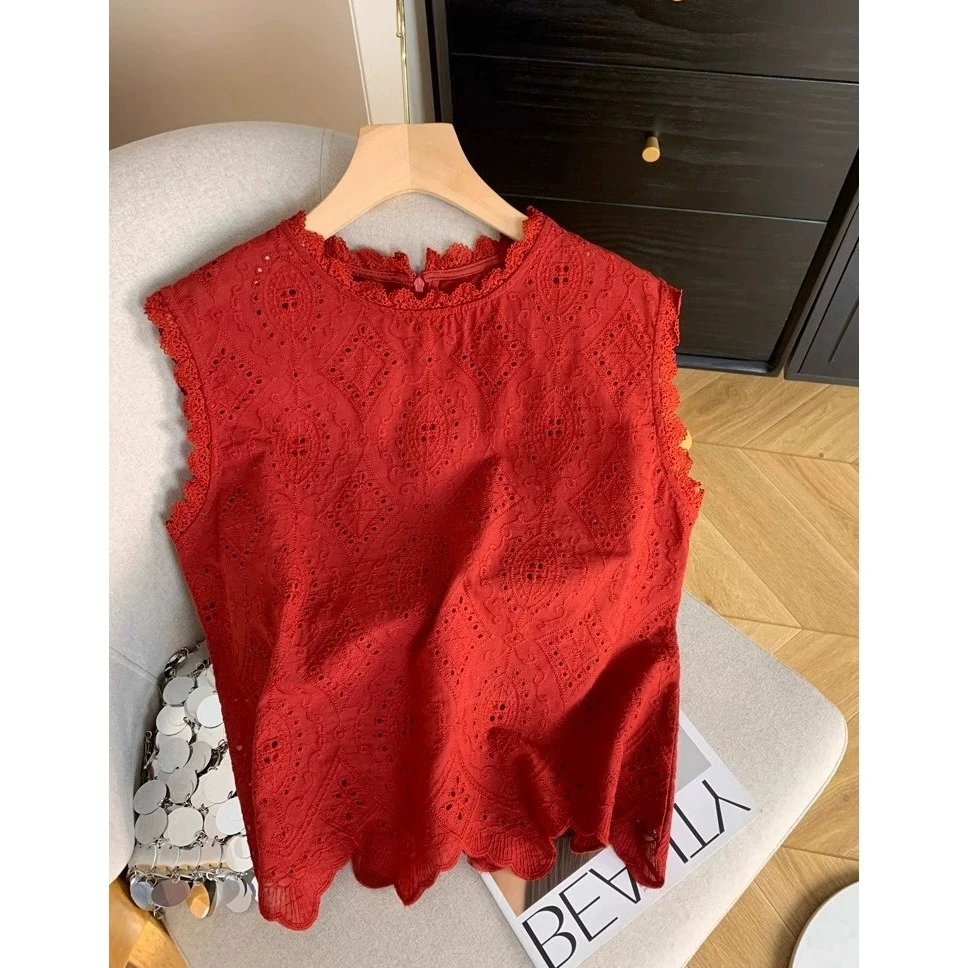 红色蕾丝刺绣镂空无袖衬衫女装夏季大码胖mm别致独特漂亮小衫上衣