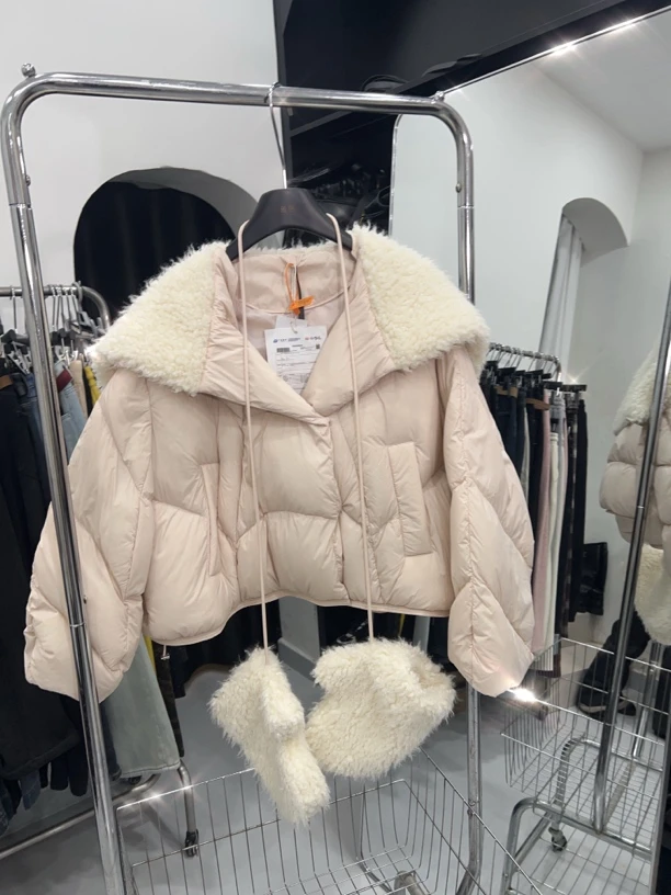 文文推荐粉色羽绒服