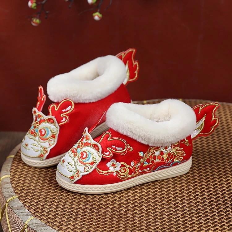 女童绣花鞋冬季老北京布鞋古装鞋加绒软底年服鞋保暖新年鞋短靴子