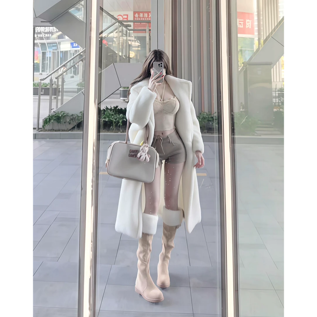 秋冬韩版高级感洋气时尚保暖皮毛一体外套内搭背心上衣短裤套装女