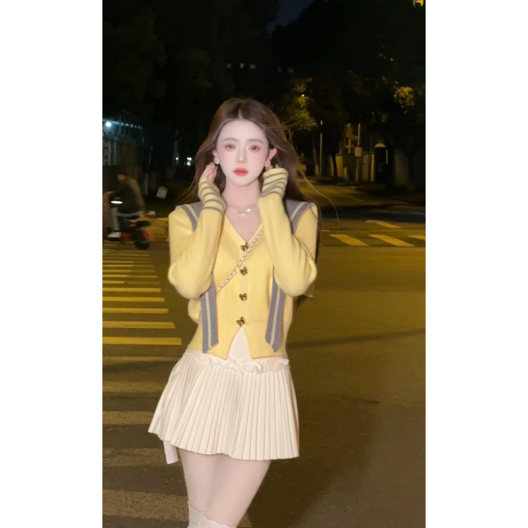 2024秋冬新款时尚法式高级感撞色海军领针织衫搭半身裙显瘦套装女