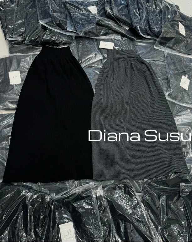 Diana Susu-收腰坑条裙