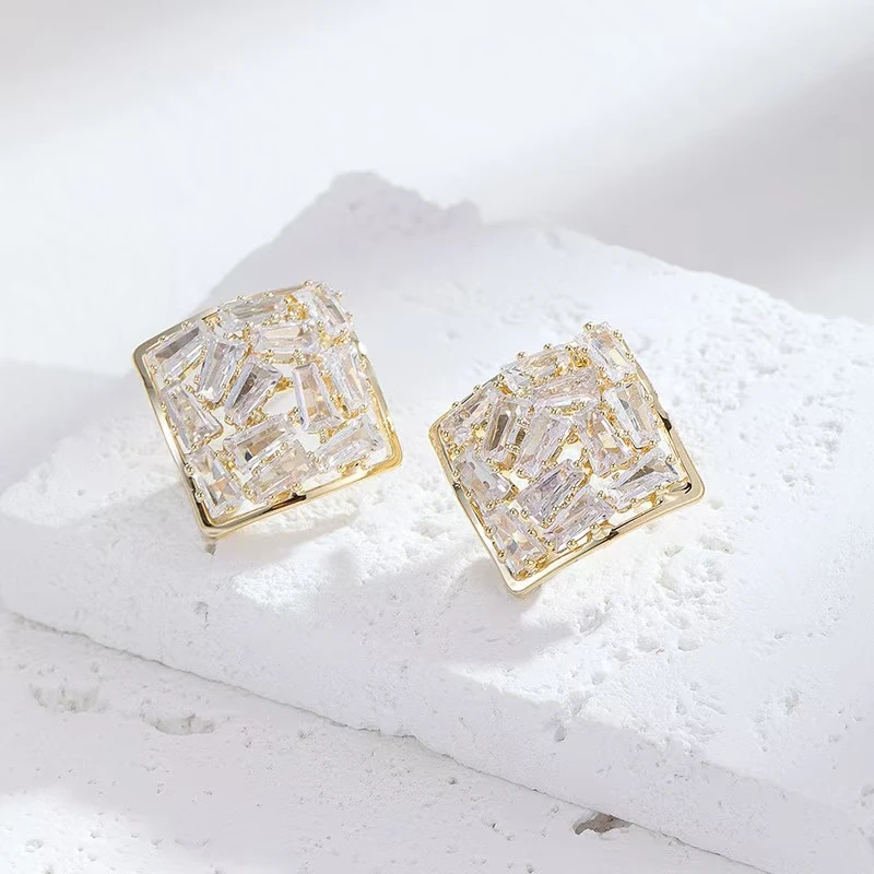 铜合金耳饰 新款菱形耳饰小众设计感耳钉女士时尚气质PT0265