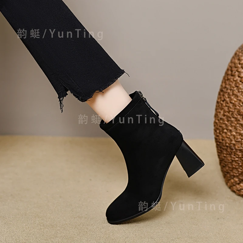 法式复古气质绒面弹力粗跟瘦瘦靴女2025秋冬新款棕色方头高跟短靴