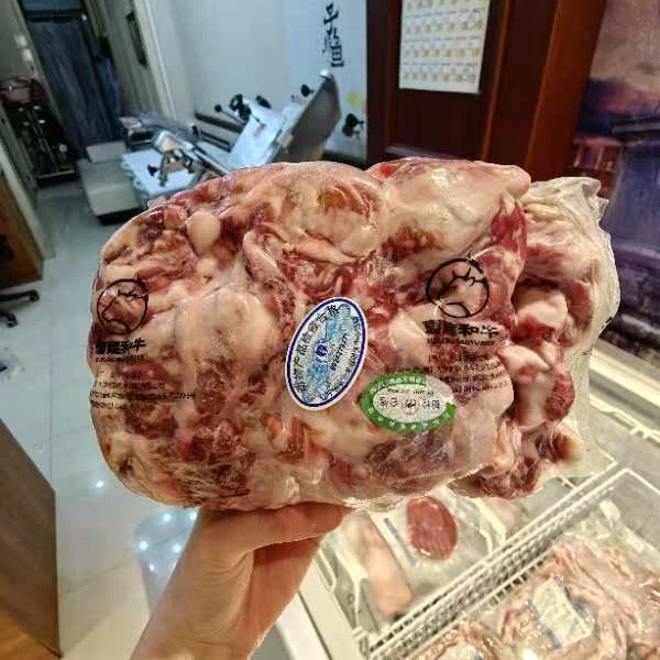 雪龙和牛小肉，纯和牛小肉，奶香十足、肥肉相间，到手净重4斤