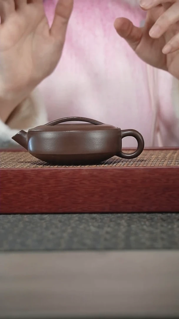 【闪购商品】紫砂茶壶陈腐老紫泥炮嘴黑兔170CC