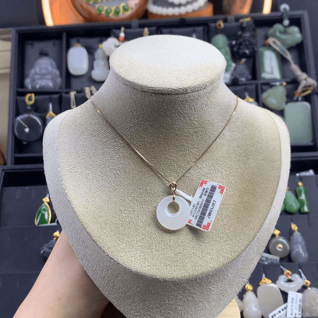 和田玉吊坠18K金镶嵌