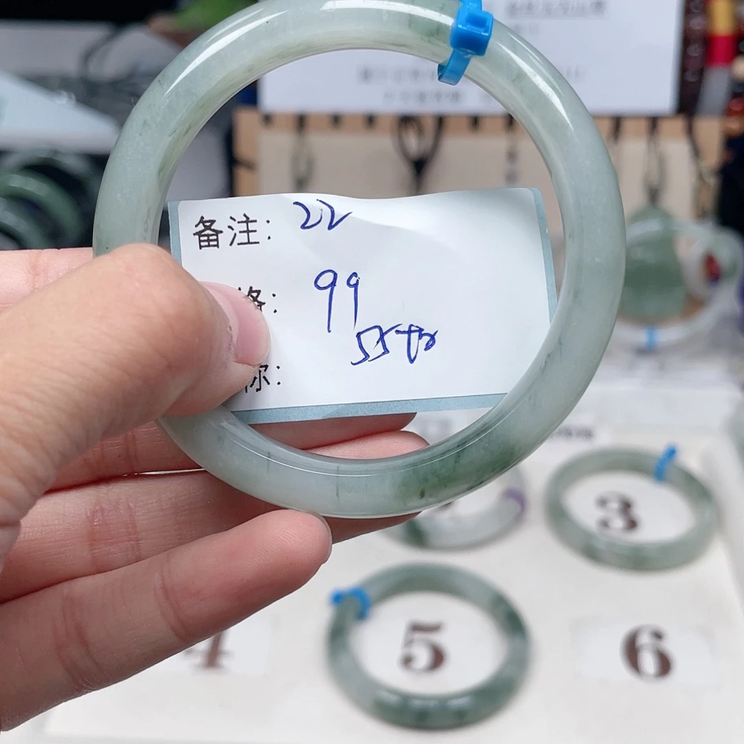 【闪购商品】石英质玉手镯未镶嵌