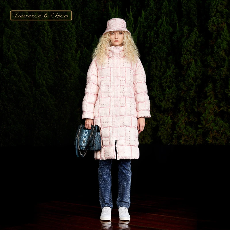 （微瑕）秋冬小香风长羽绒粉色镶钻羽绒服D2AD10112084