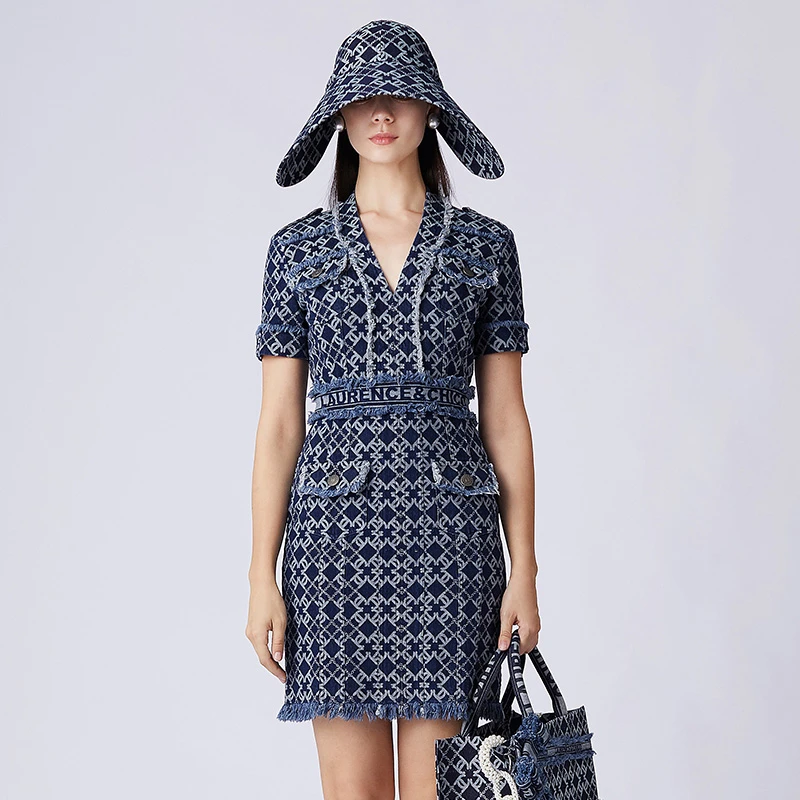 LAURENCE & CHICO时尚气质LC Logo短女装袖V领连衣裙20FWC5036
